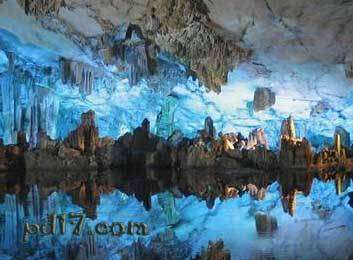 世界上最美的自然湖泊Top9：芦笛岩湖