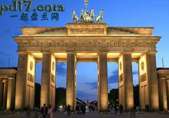 柏林十大旅游景点Top10：勃兰登堡门