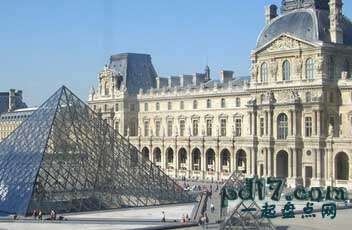 法国旅游十大景点Top8：卢浮宫