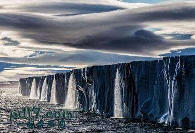 对自然肃然起敬的照片Top3：冰瀑布
