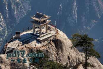 世界上奇特的自然景观Top8：华山