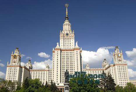 世界上最美的大学钟楼Top1：莫斯科国立大学主楼