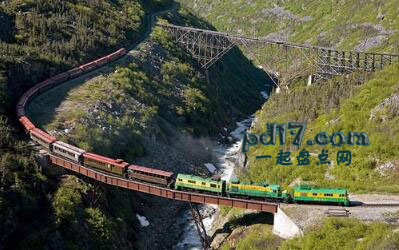 世界上最危险壮观的火车路线Top7：日本Aso Minami的路线