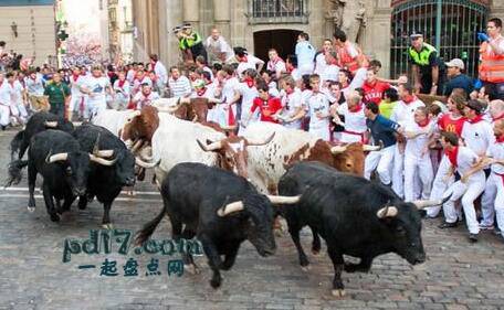 世界上最危险的节日Top4：西班牙奔牛