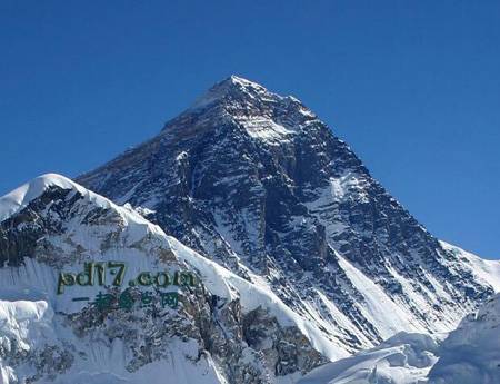 世界上著名的自然奇观Top3：珠穆朗玛峰