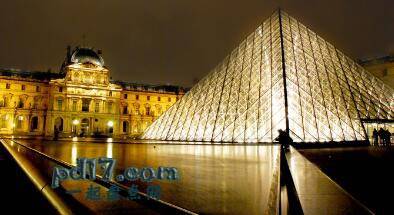 世界上最著名的玻璃建筑Top2：巴黎 卢浮宫金字塔