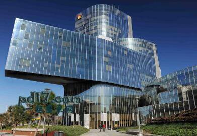世界上最著名的玻璃建筑Top5：天然气总部 西班牙巴塞罗那
