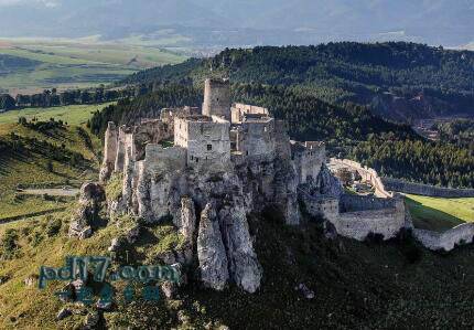 世界上最大的城堡Top6：斯皮思城堡（49,485平方米）