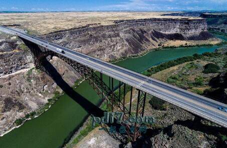 全球最热门的蹦极地点Top8：美国Perrine桥