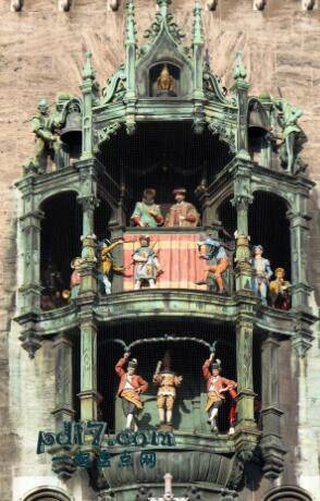 世界上最著名的钟楼Top6：Rathaus-Glockenspiel 德国