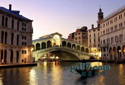 世界上最美的石桥Top3：威尼斯 意大利-RIALTO桥