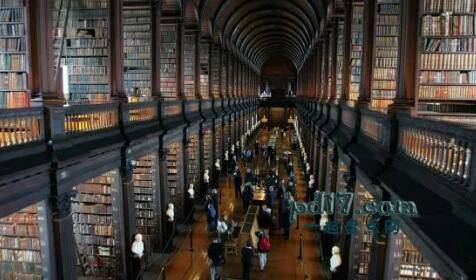 世界上最好的图书馆Top10：老图书馆 三联学院图书馆都柏林 都柏林 爱尔兰